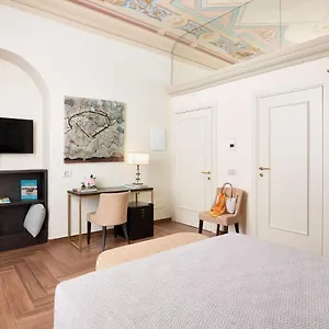 Bed & Breakfast Residenza Mondragone, Florence